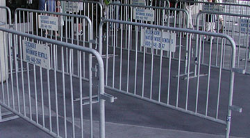 crowd control barrier welded pipes