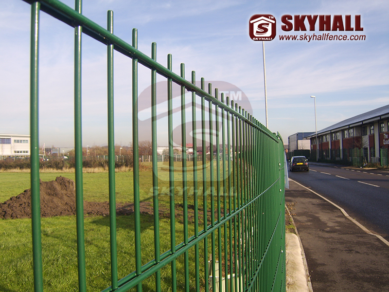 Double wire garden mesh fencing