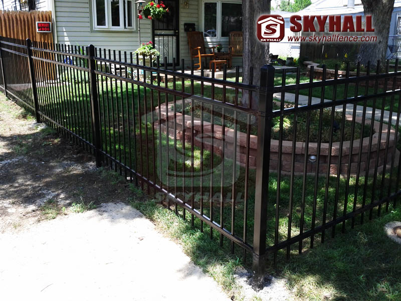 garden steel picket fencing