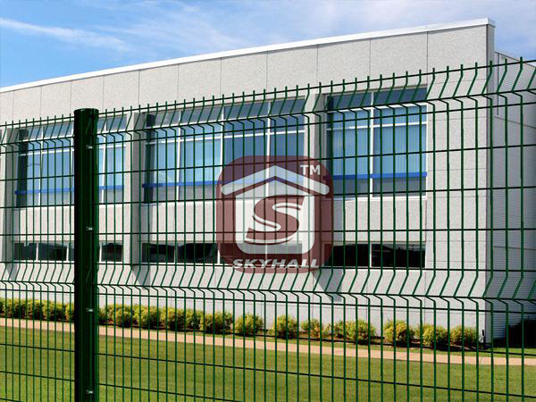 Welded Mesh Fence can be your doorkeeper