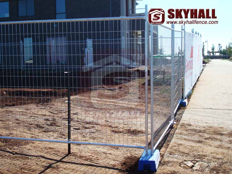 galvanized mobile fence