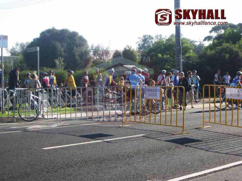 metal crowd barriers